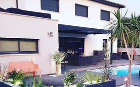 Maison De Vacances Contemporaine Avec Piscine