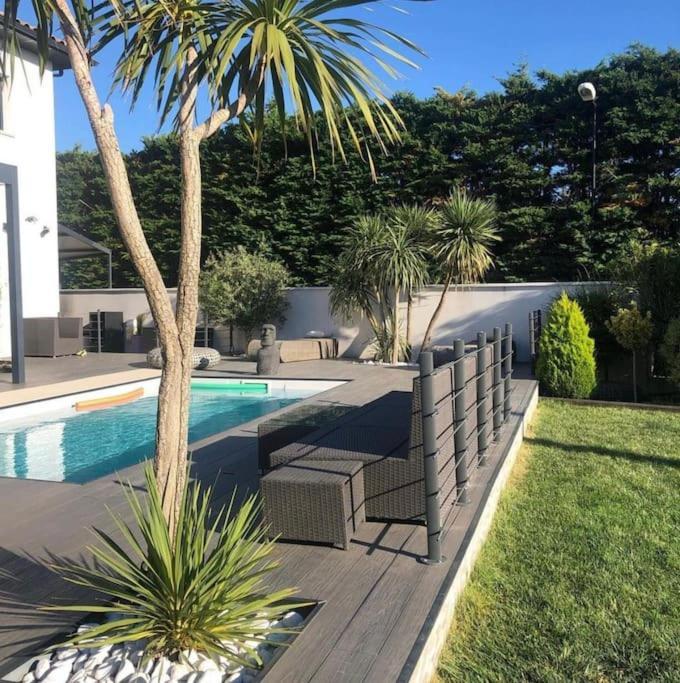 Villa Maison De Vacances Contemporaine Avec Piscine à Vedène Extérieur photo